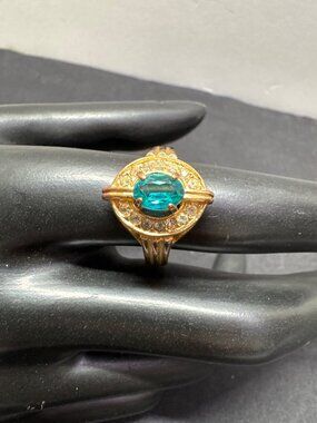 Vintage 18K HGE Ring With Blue Oval Paraiba Tourmaline Gemstone & Clear Accents